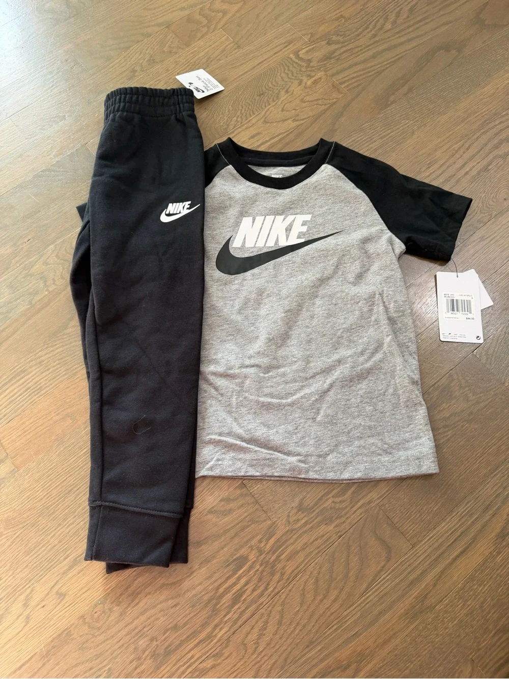 NWT Nike Boys Set size 5